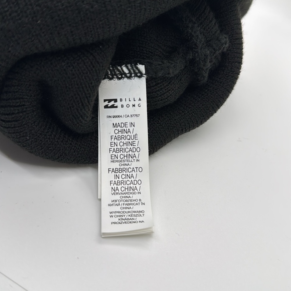 The North Face Pom Beanie and Billabong Winter Knit Hat Stocking Caps - Picture 6 of 6